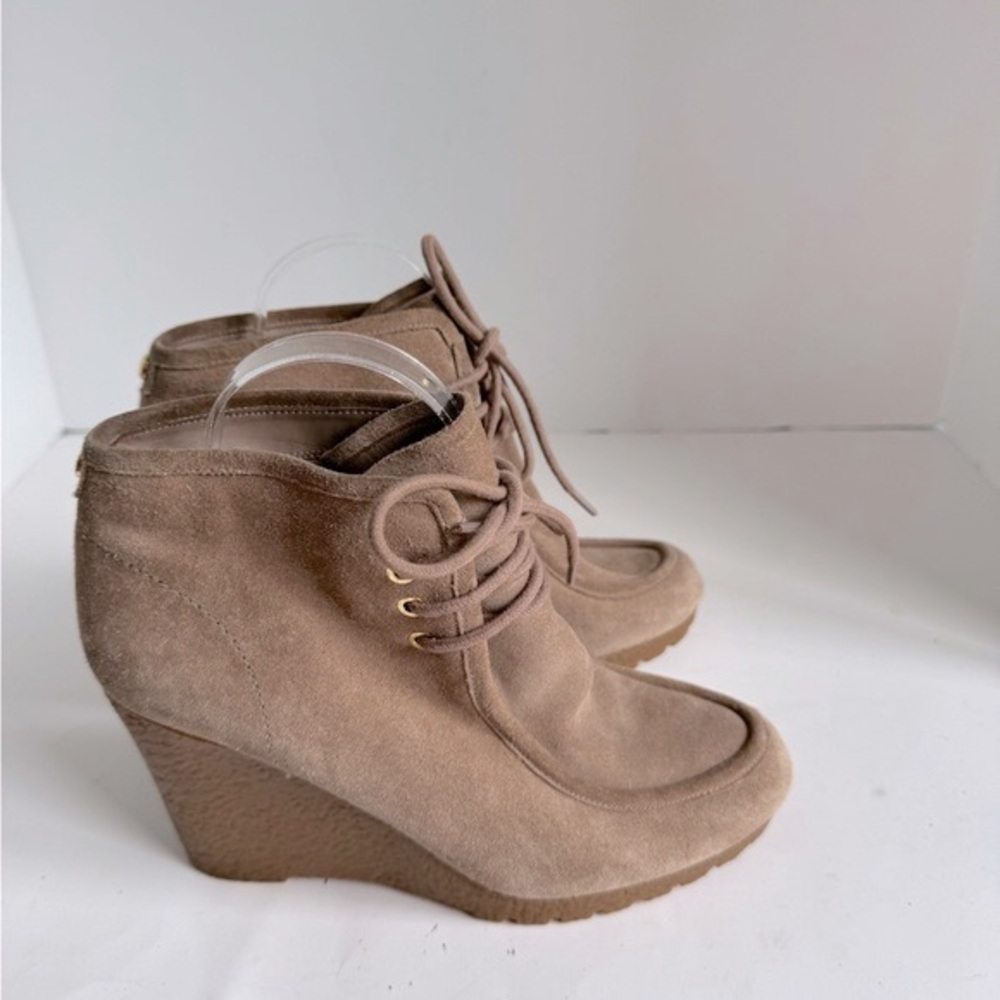 Michael Michael Kors Tan Suede Wedge Lace-Up Moc Toe Boots. Size 8.5M - Picture 8 of 12